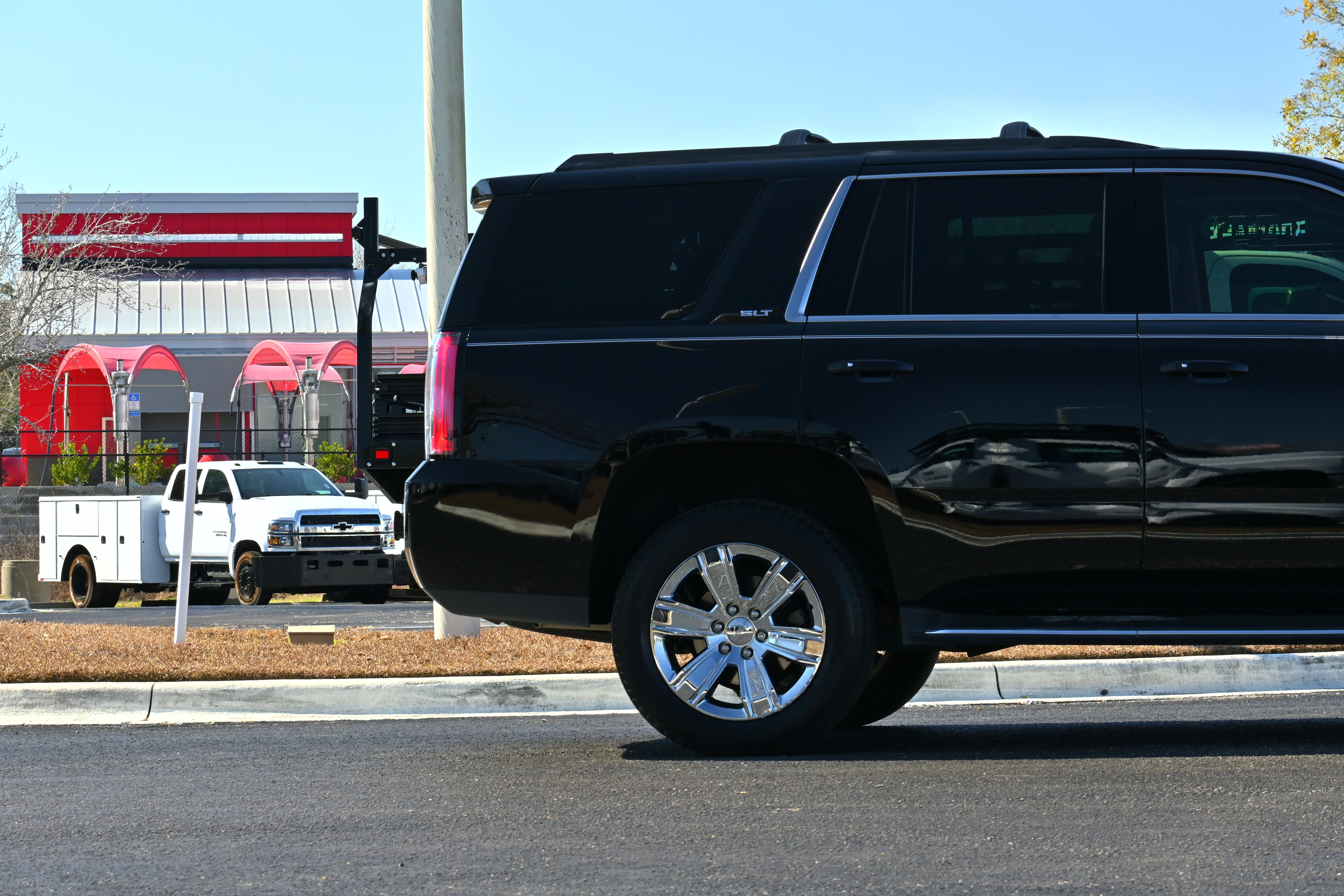 Used 2019 GMC Yukon SLT w/ Open Road Package image 5