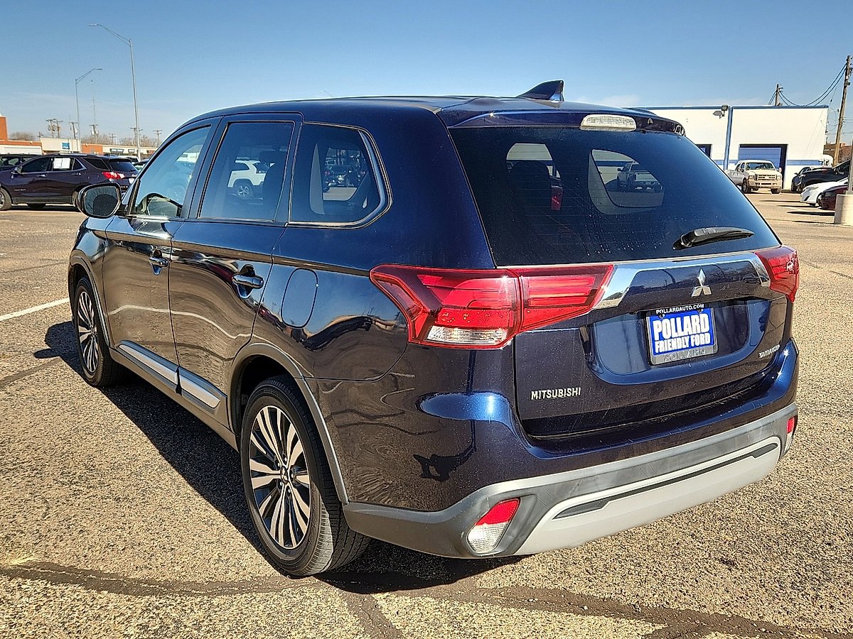 Used 2019 Mitsubishi Outlander ES image 2