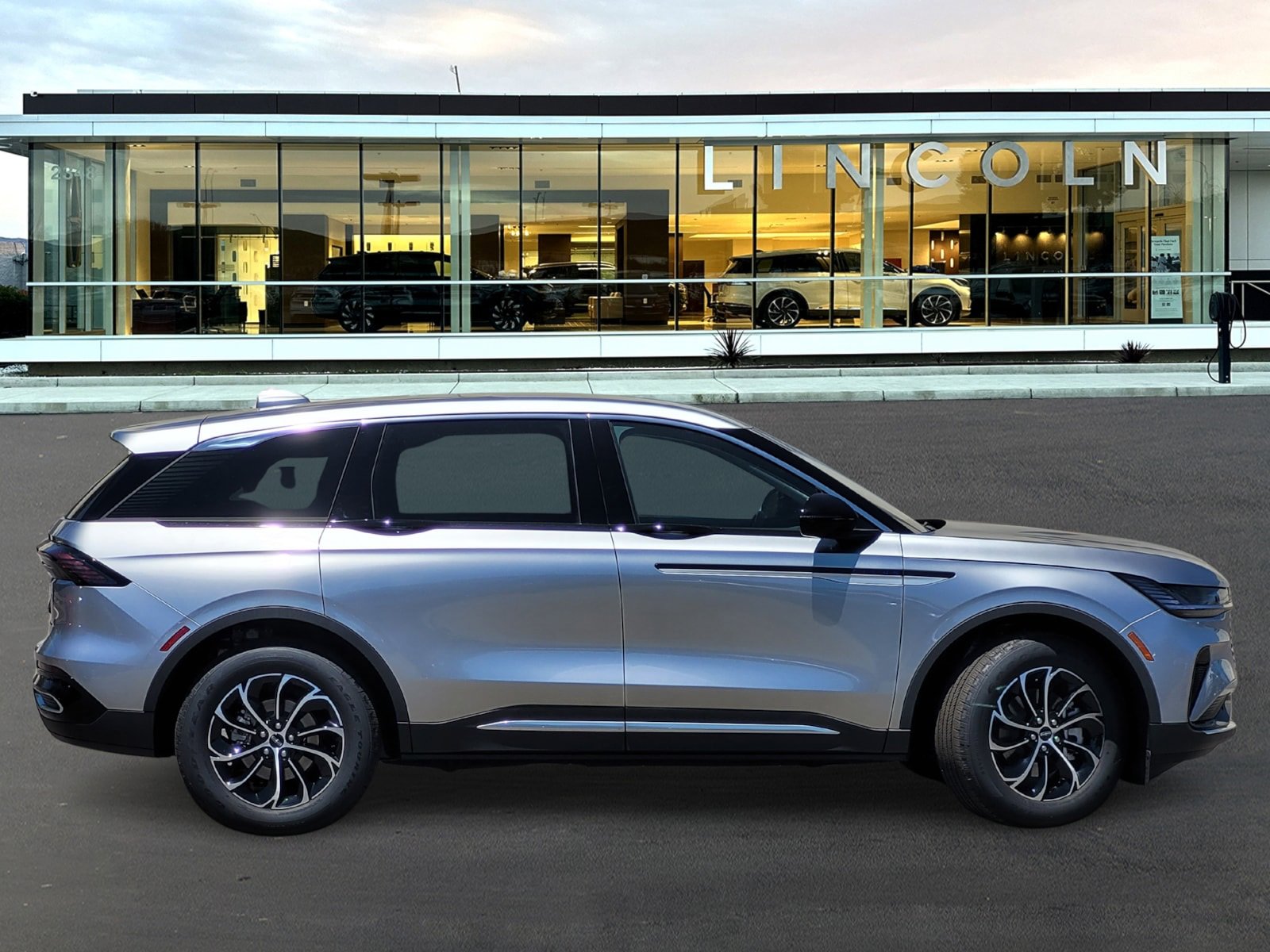 New 2025 Lincoln Nautilus Premier image 3