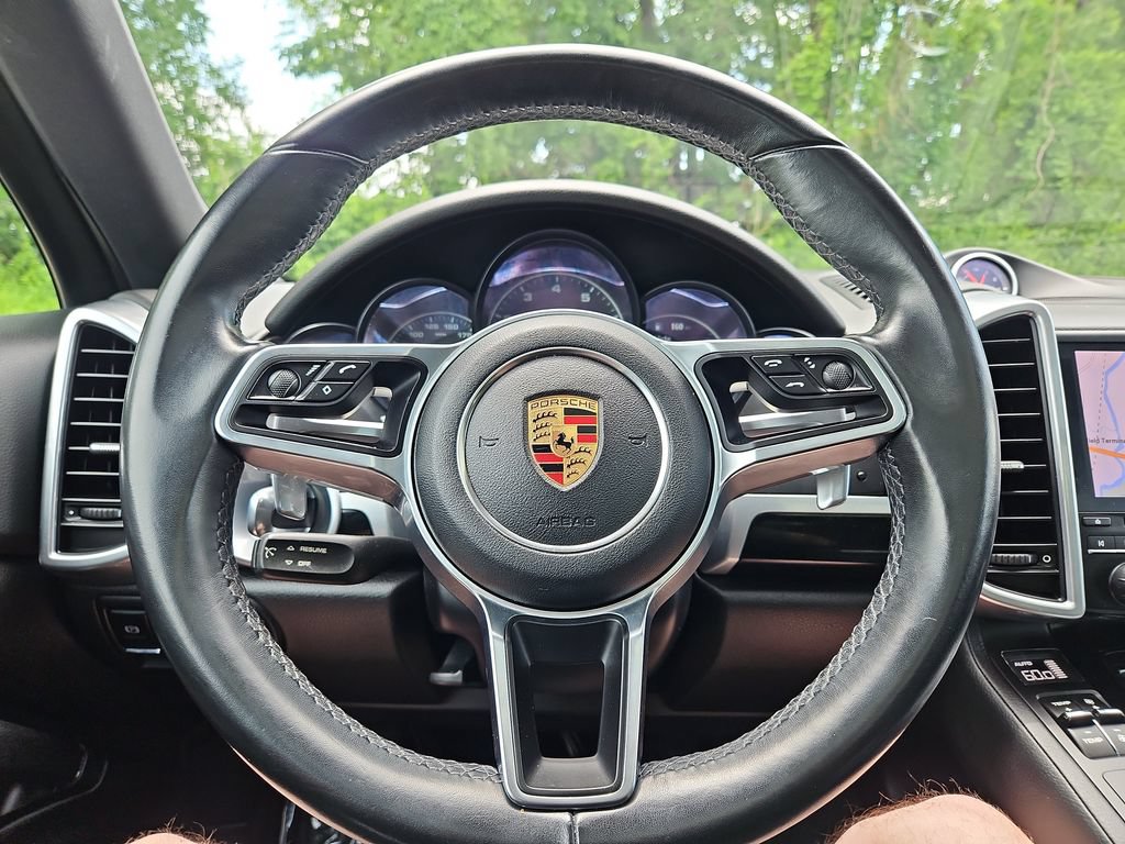 Used 2018 Porsche Cayenne AWD/4WD image 30