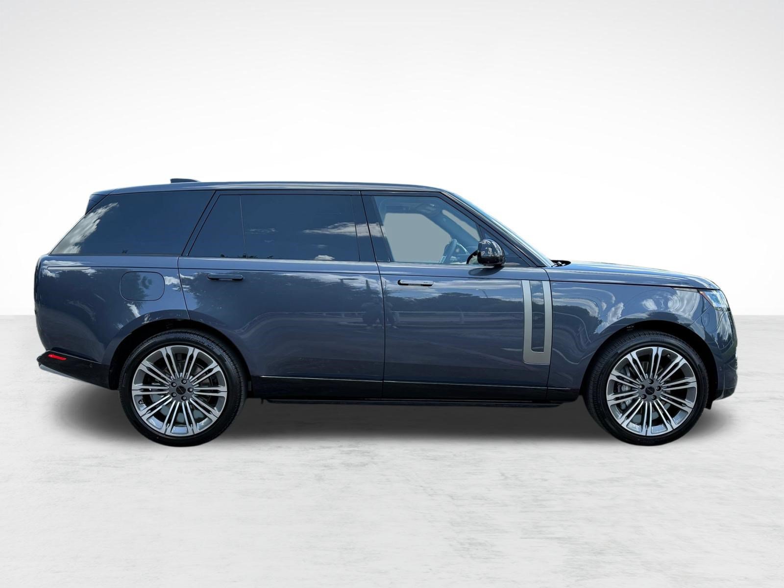 New 2026 Land Rover Range Rover Long Wheelbase SE AWD/4WD image 8