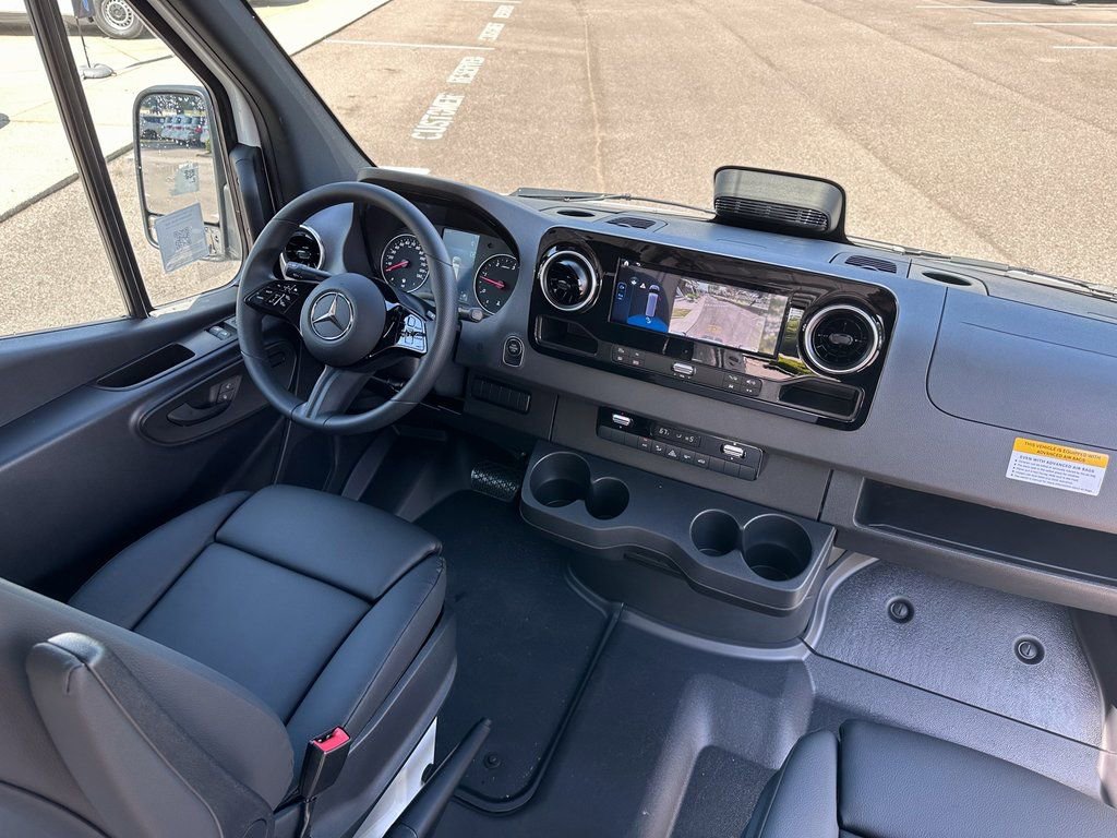 New 2025 Mercedes-Benz Sprinter 4500 image 27