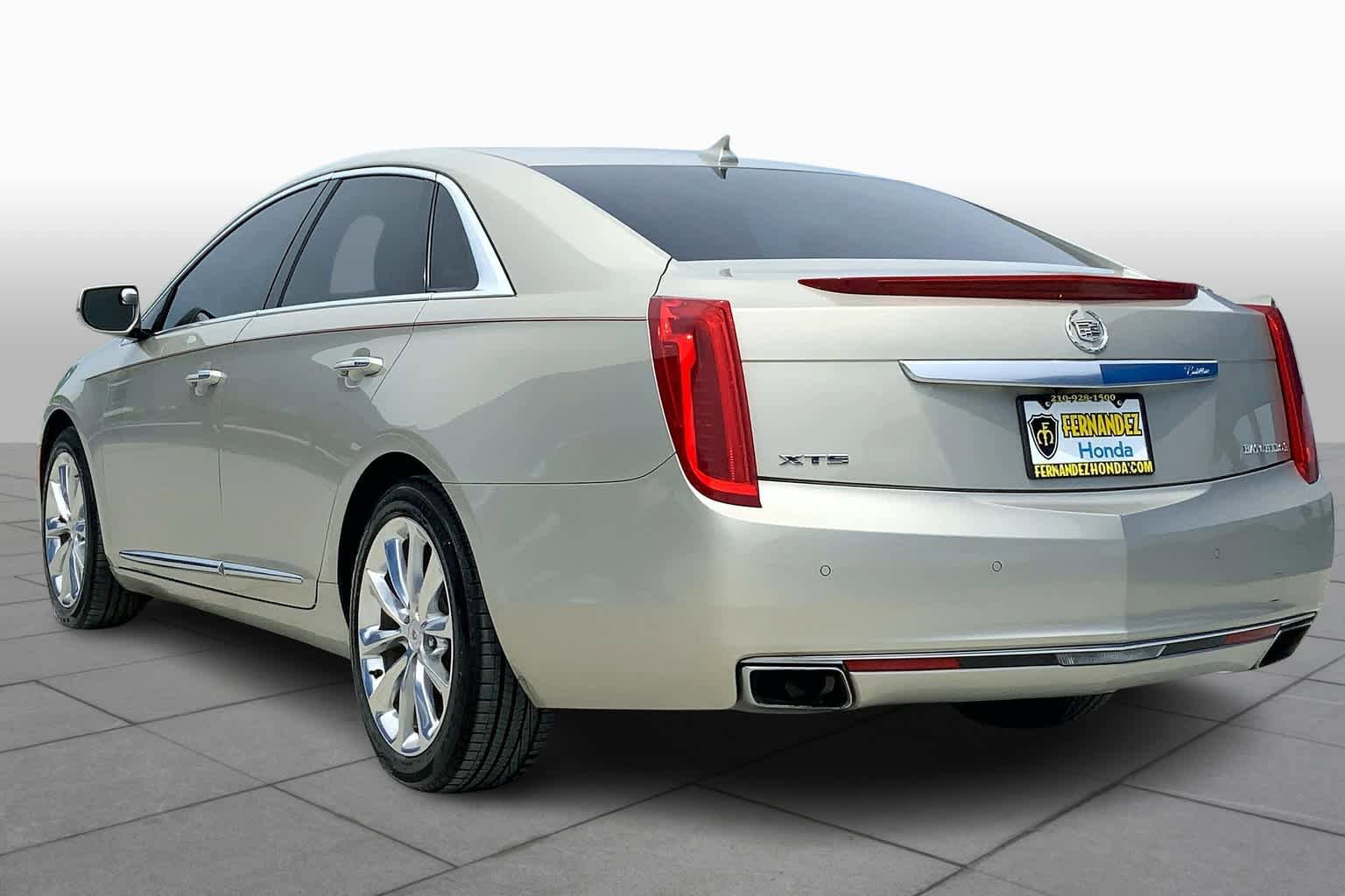 Used 2013 Cadillac XTS Luxury FWD image 12