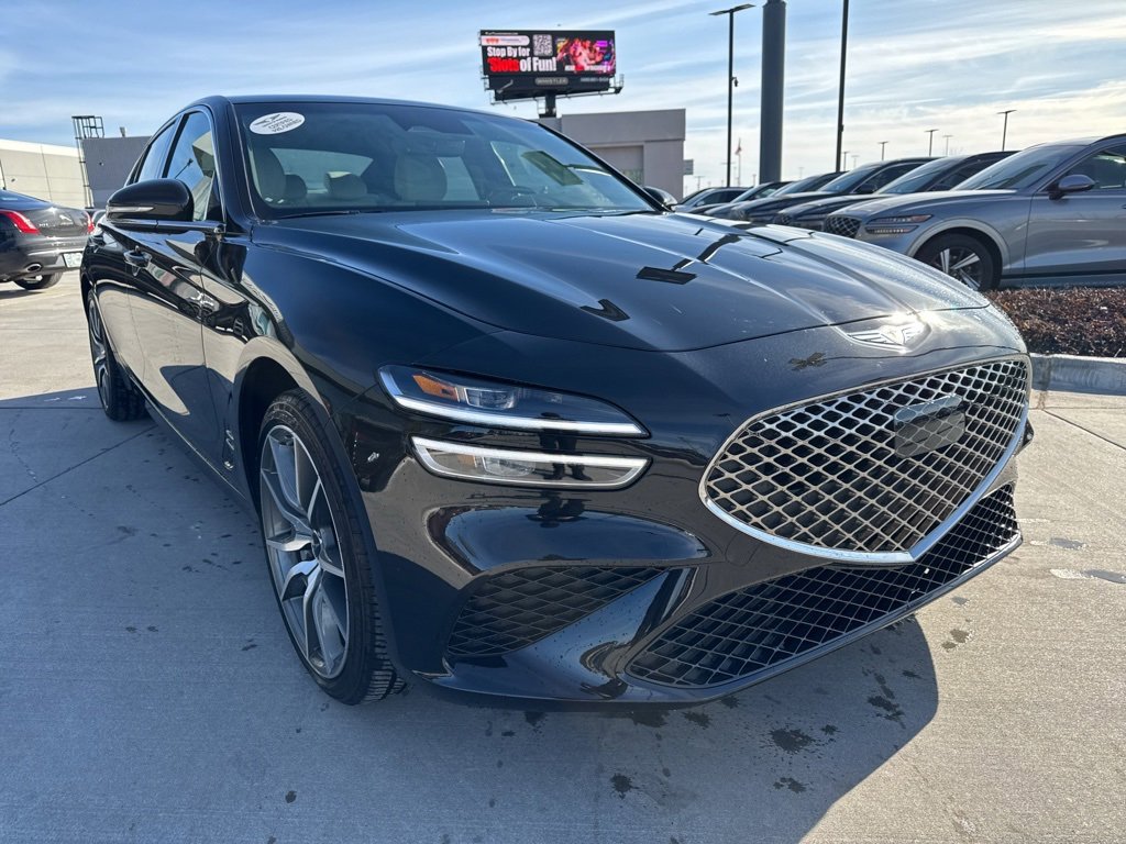 Used 2025 Genesis G70 2.5T image 3