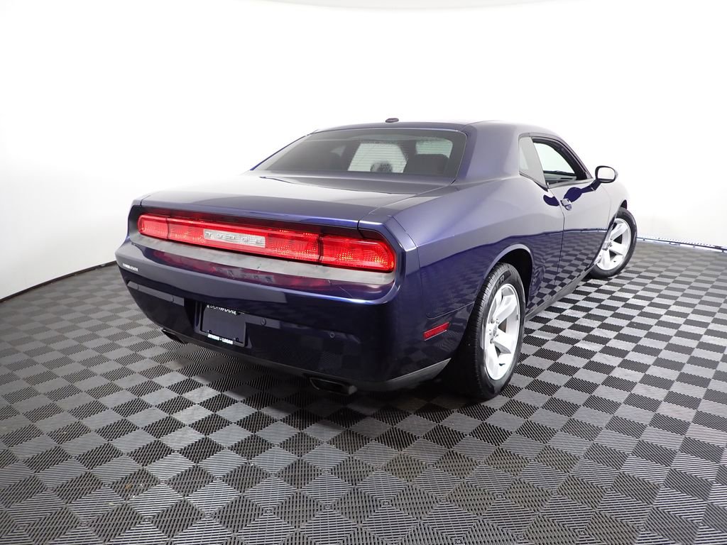 Used 2013 Dodge Challenger SXT Plus image 18