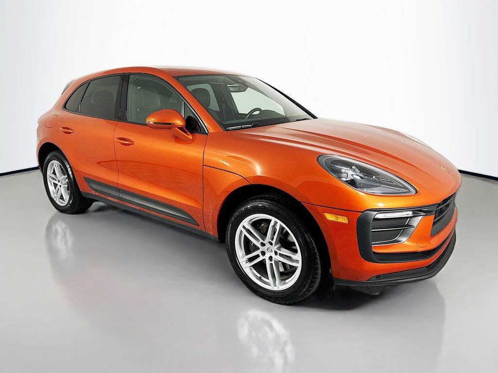 Certified 2022 Porsche Macan AWD/4WD image 7