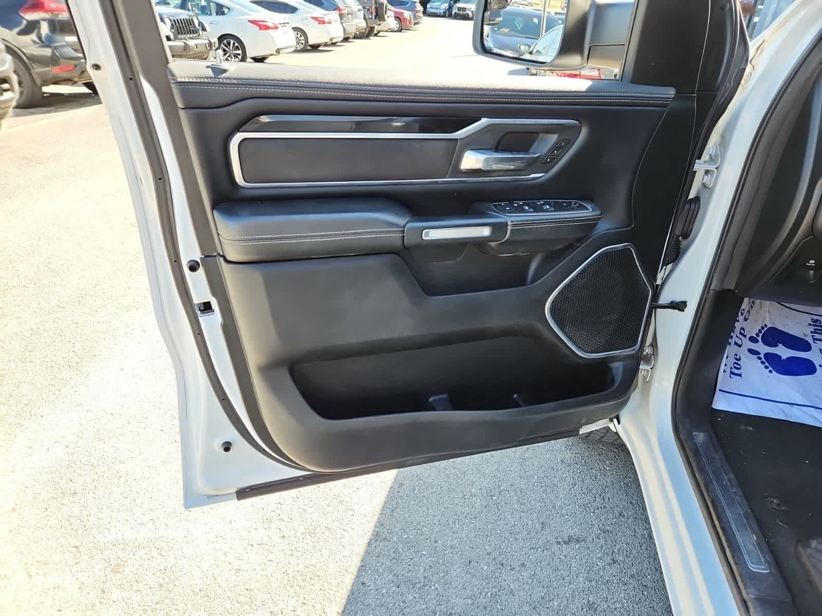 Used 2019 RAM 1500 Laramie w/ Sport Appearance Package AWD/4WD image 15