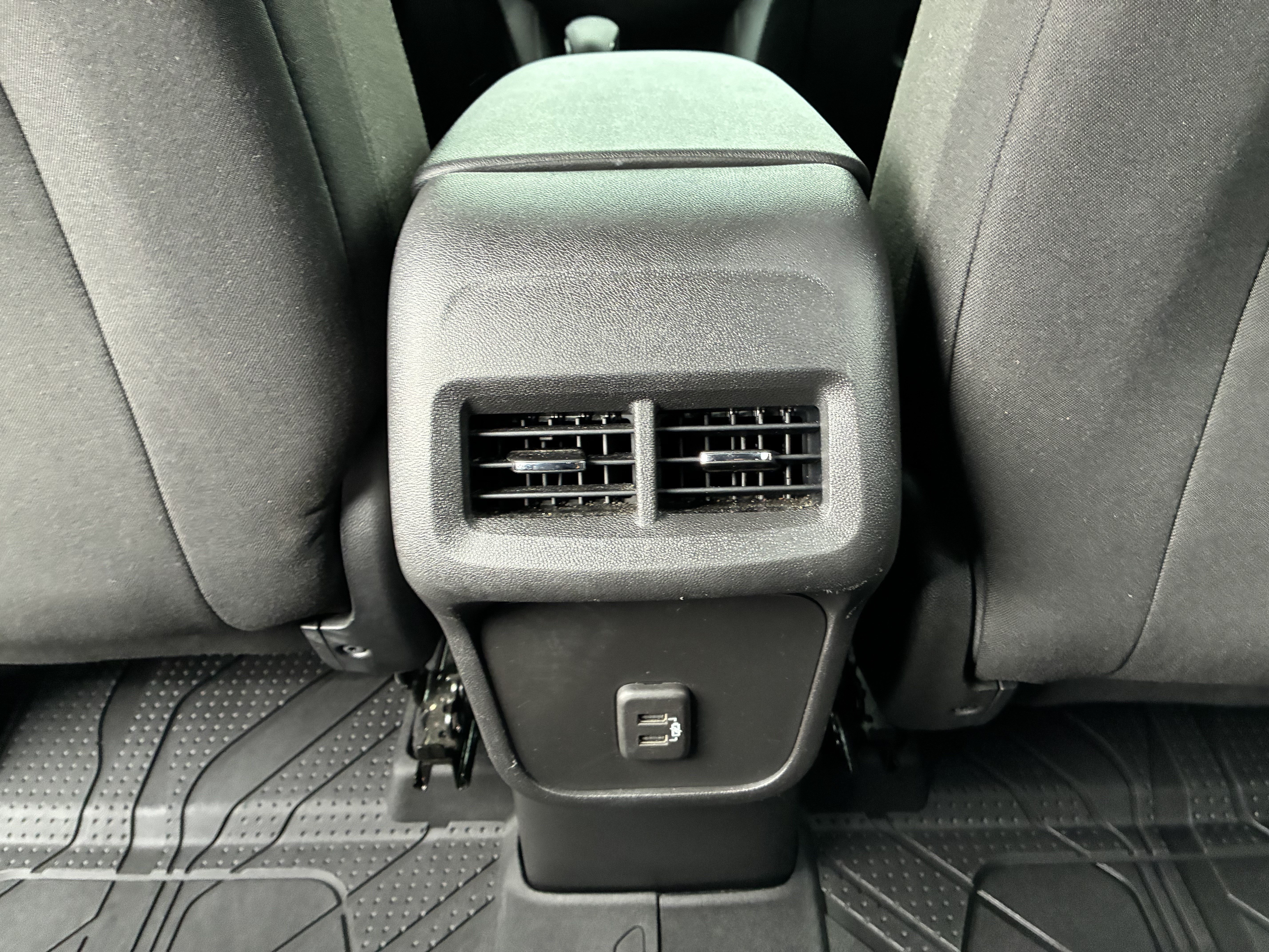 Used 2022 Chevrolet Equinox LT w/ LPO, Floor Liner Package FWD image 18