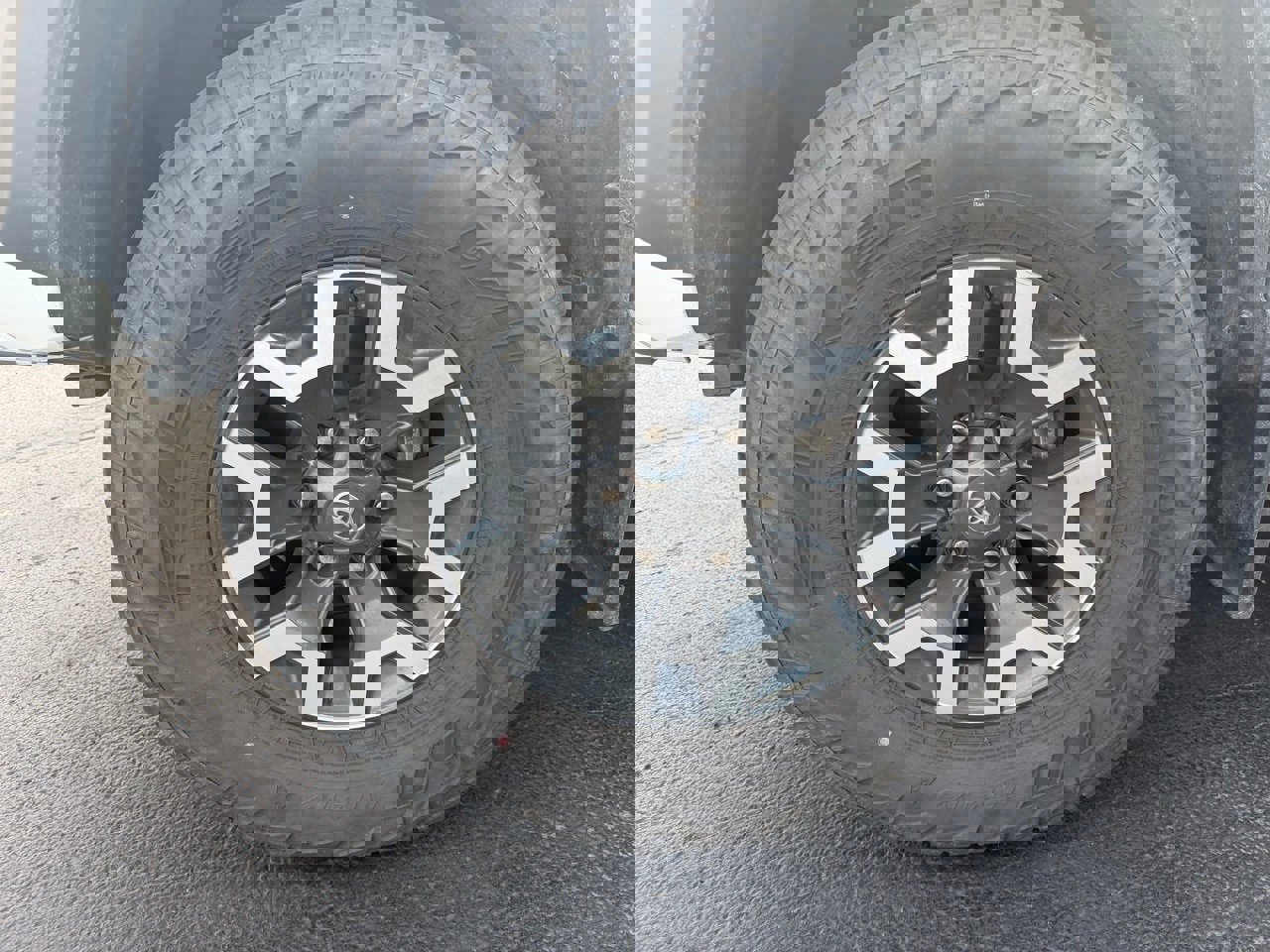 Certified 2019 Toyota Tacoma TRD Off-Road image 2