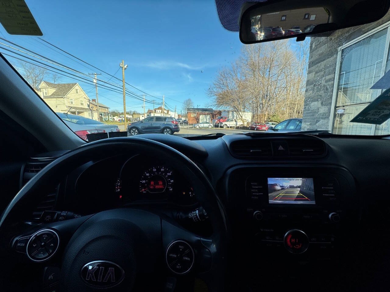 Used 2017 Kia Soul + FWD image 30