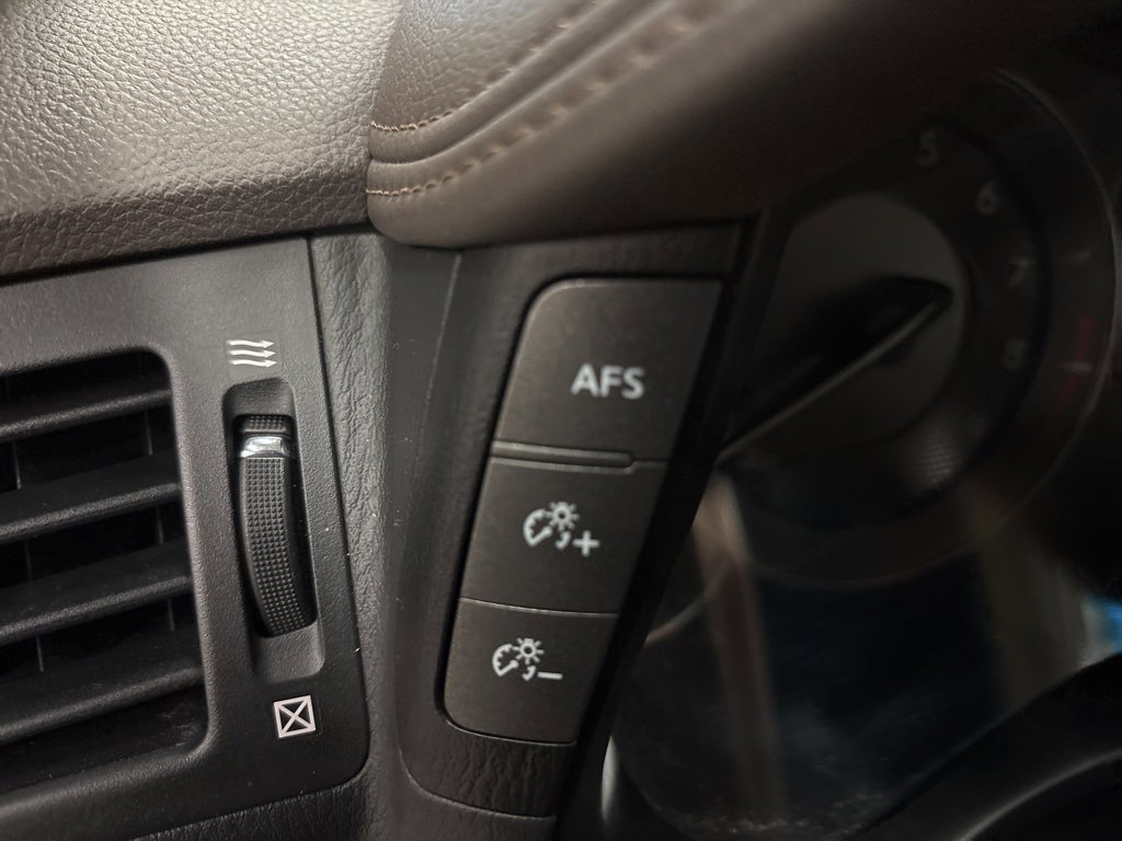 Used 2016 INFINITI Q70 L 3.7 w/ Deluxe Touring Package image 15