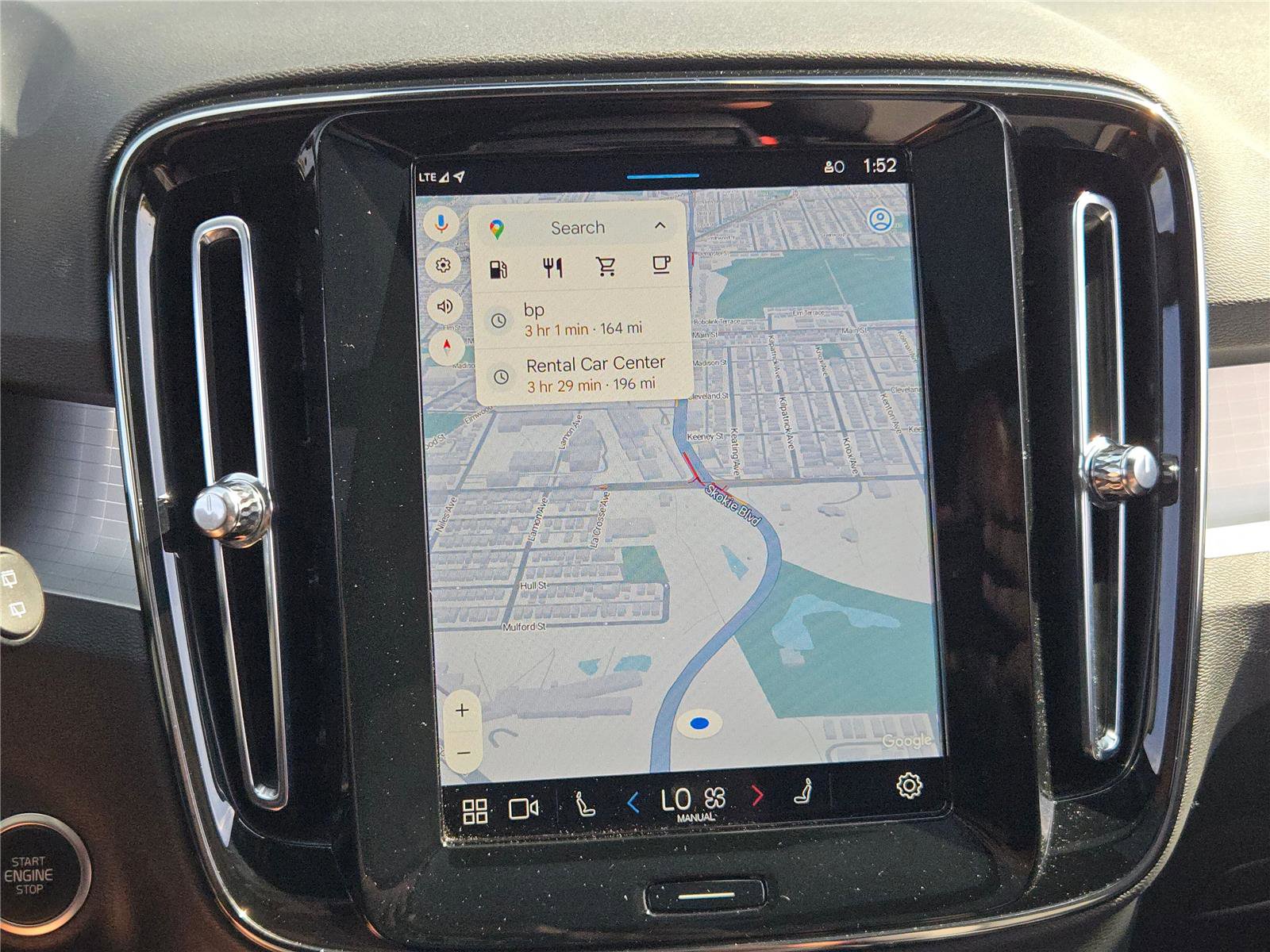 Used 2024 Volvo XC40 B5 Core image 34