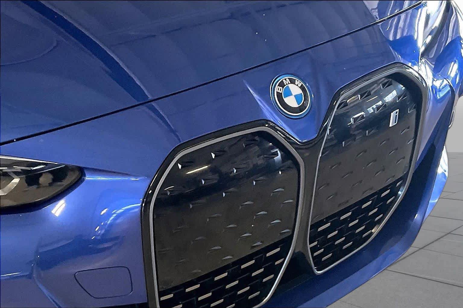 Used 2023 BMW i4 eDrive40 w/ M Sport Package RWD image 30