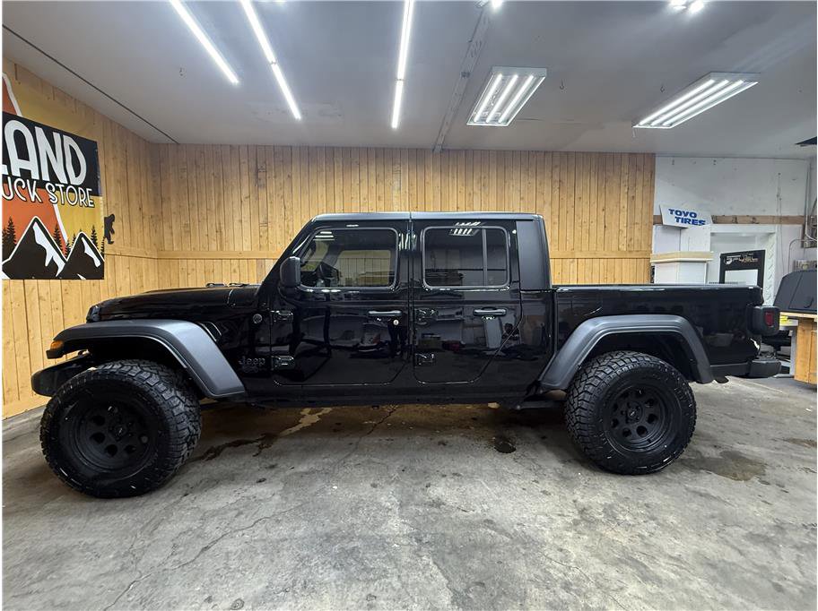 Used 2024 Jeep Gladiator Sport image 2
