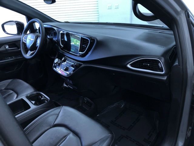 Used 2025 Chrysler Pacifica Select FWD image 23