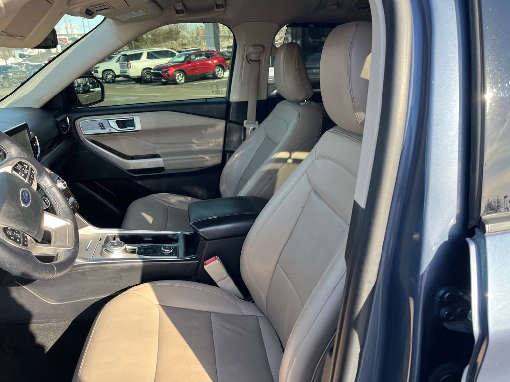 Used 2021 Ford Explorer Limited w/ Equipment Group 301A image 19