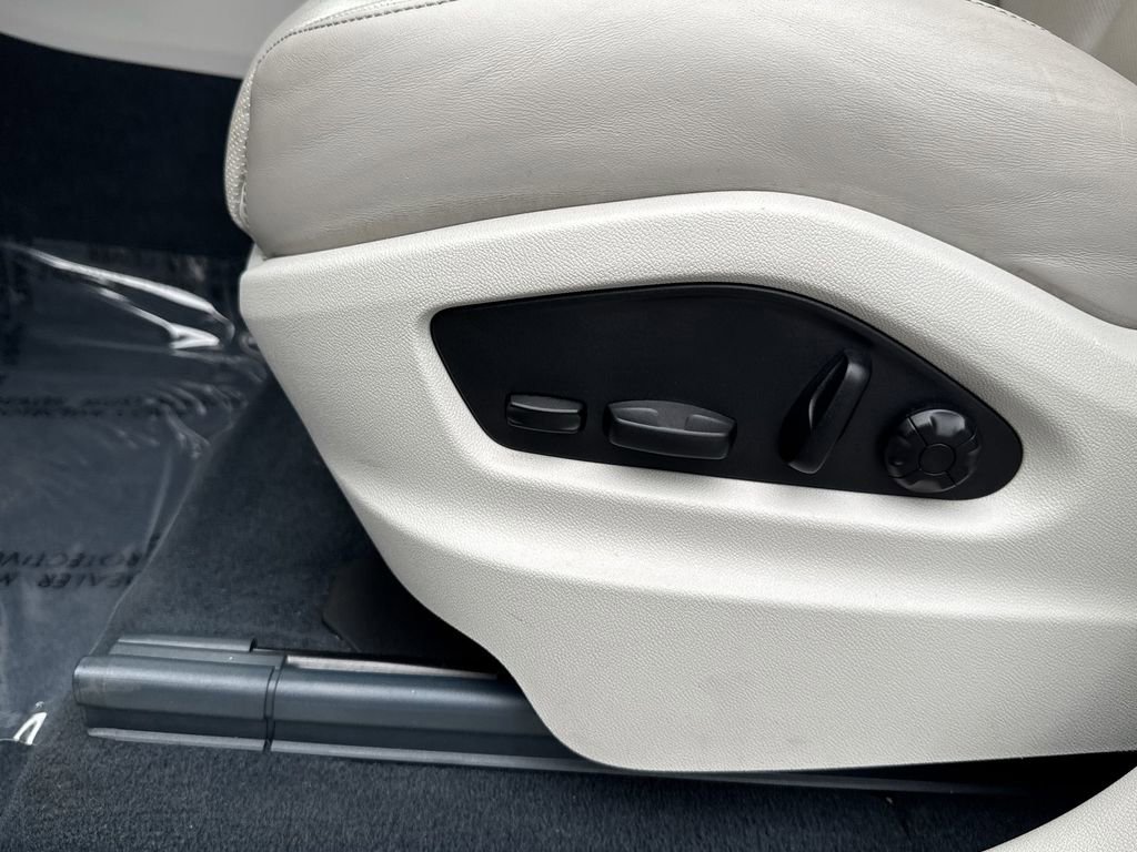 Used 2023 Porsche Cayenne Turbo S image 14