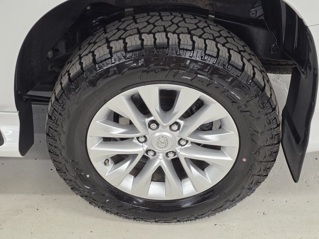 Used 2018 Lexus GX 460 Premium w/ Premium Package AWD/4WD image 43