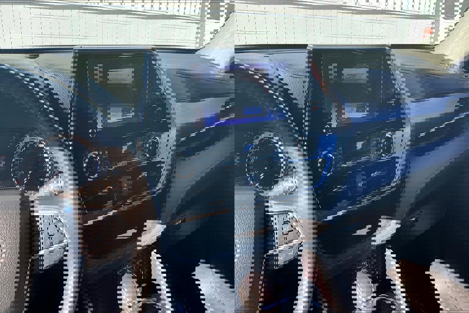 Used 2024 Toyota Highlander LE image 7