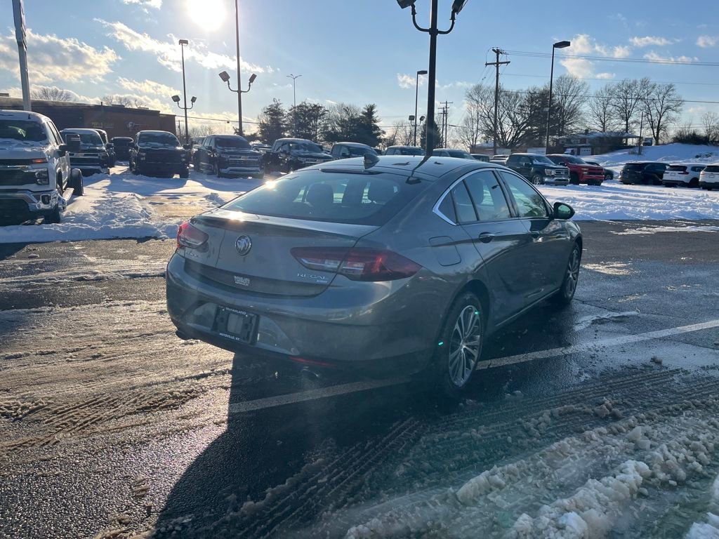 Used 2018 Buick Regal Preferred w/ Sights and Sounds Package image 5