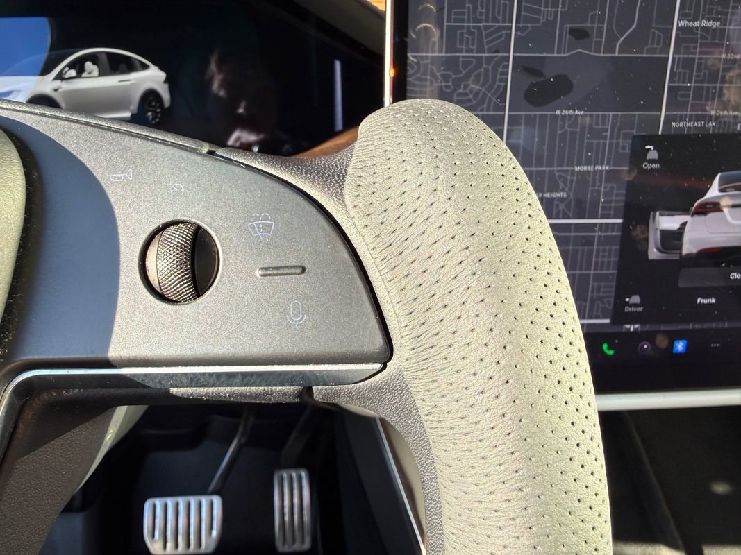 Used 2022 Tesla Model X image 29