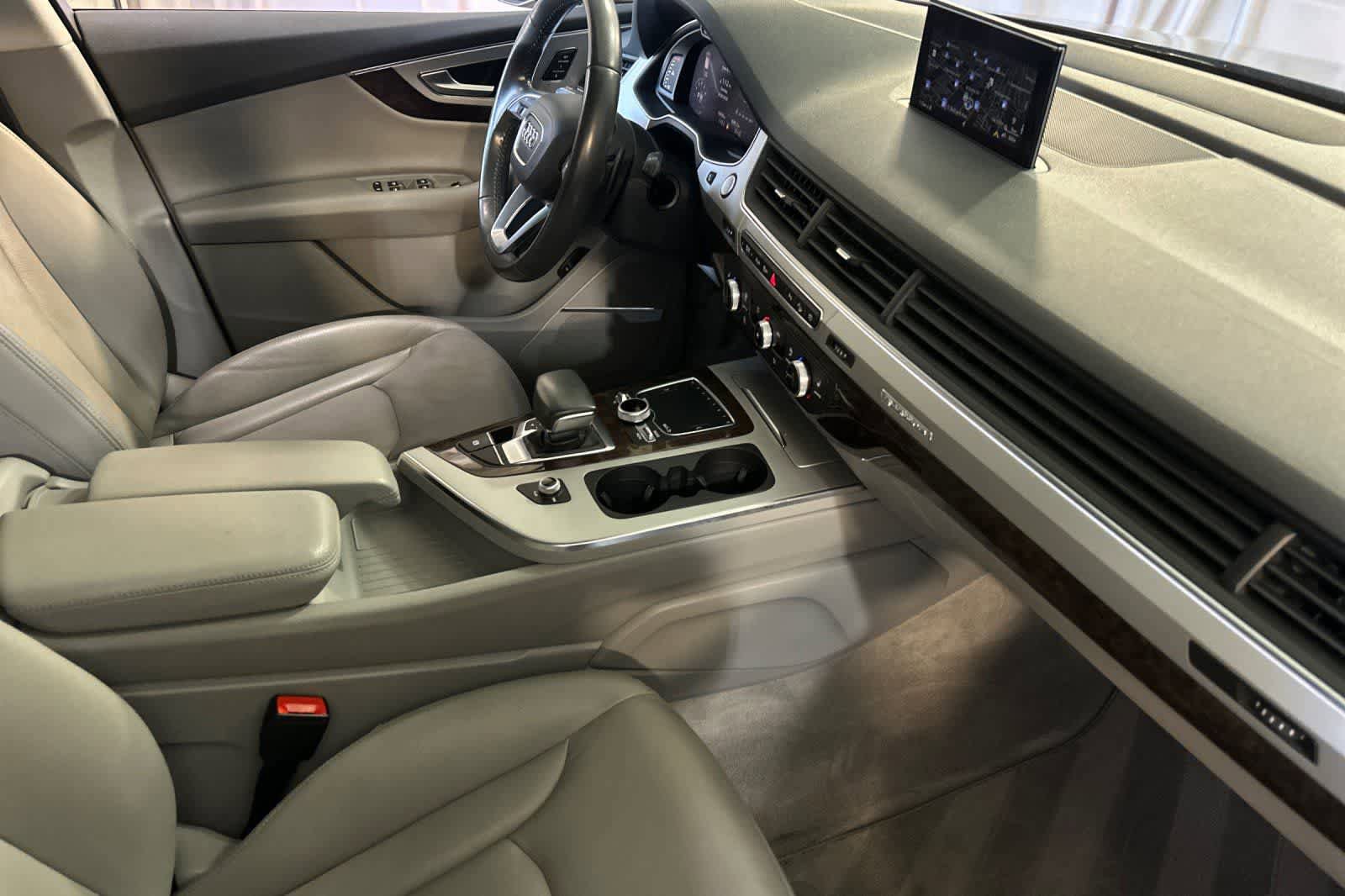 Used 2018 Audi Q7 2.0T Premium Plus w/ Premium Plus Package AWD/4WD image 19
