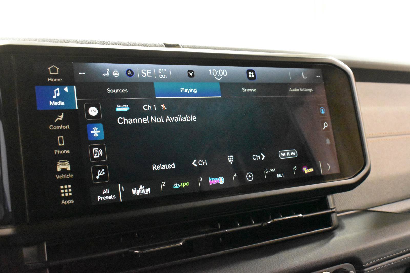 Used 2025 Jeep Wrangler Sahara image 14