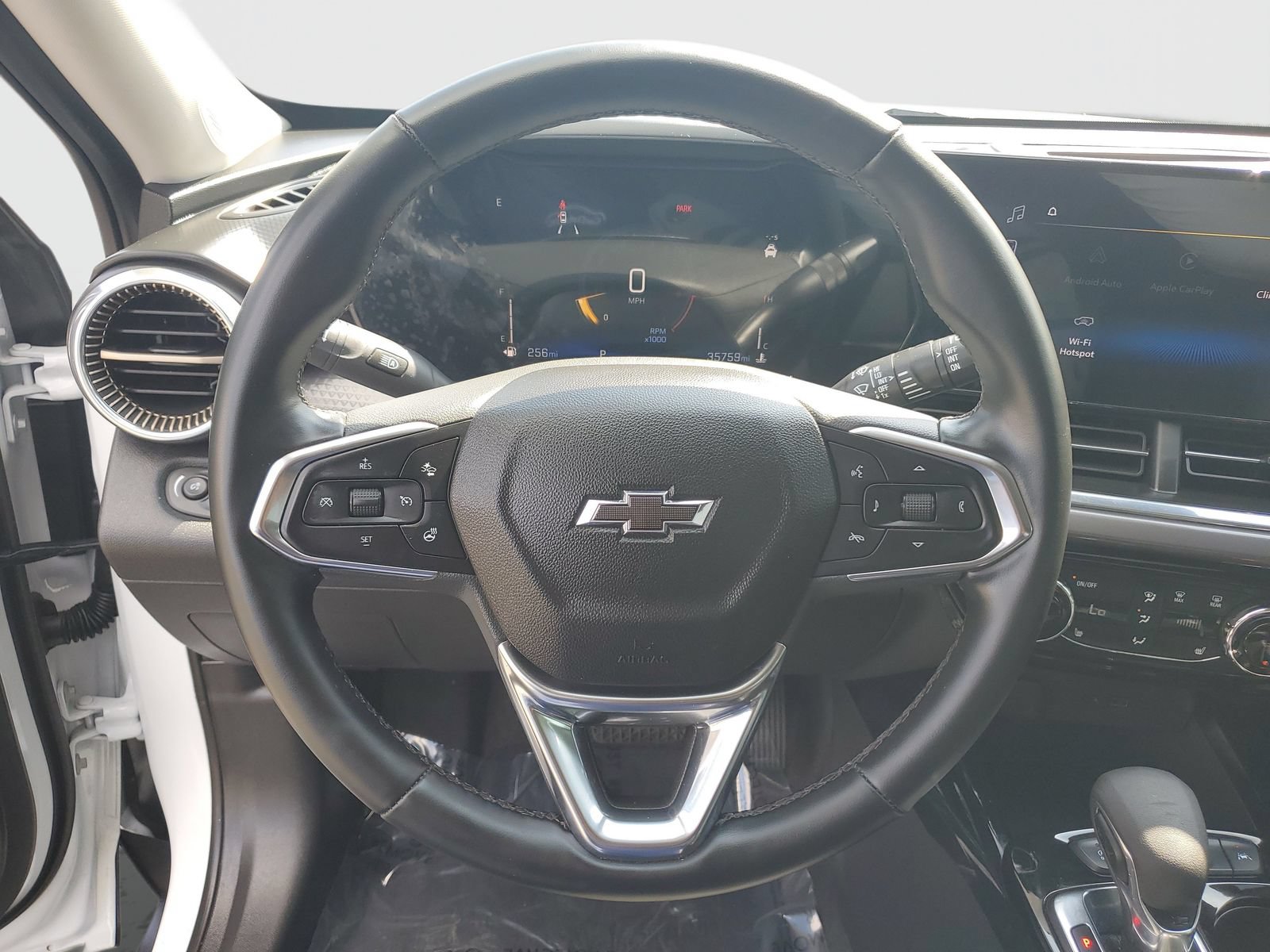 Used 2025 Chevrolet Trax ACTIV w/ Driver Confidence Package FWD image 27