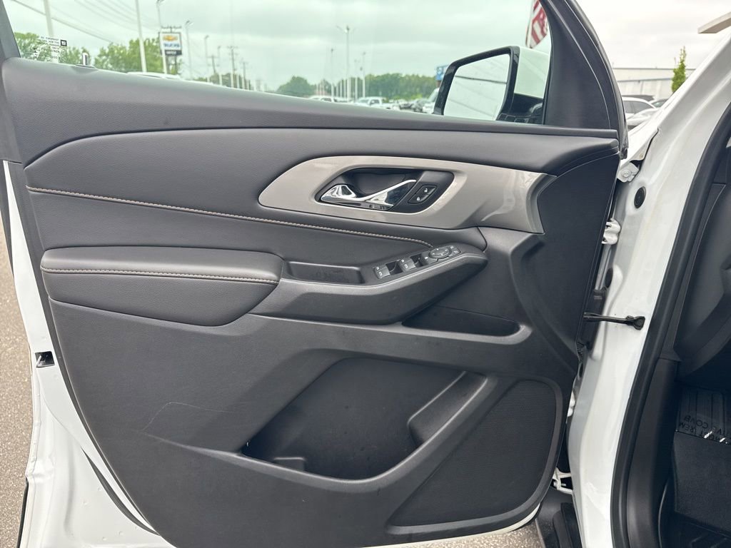 Used 2020 Chevrolet Traverse LT FWD image 27