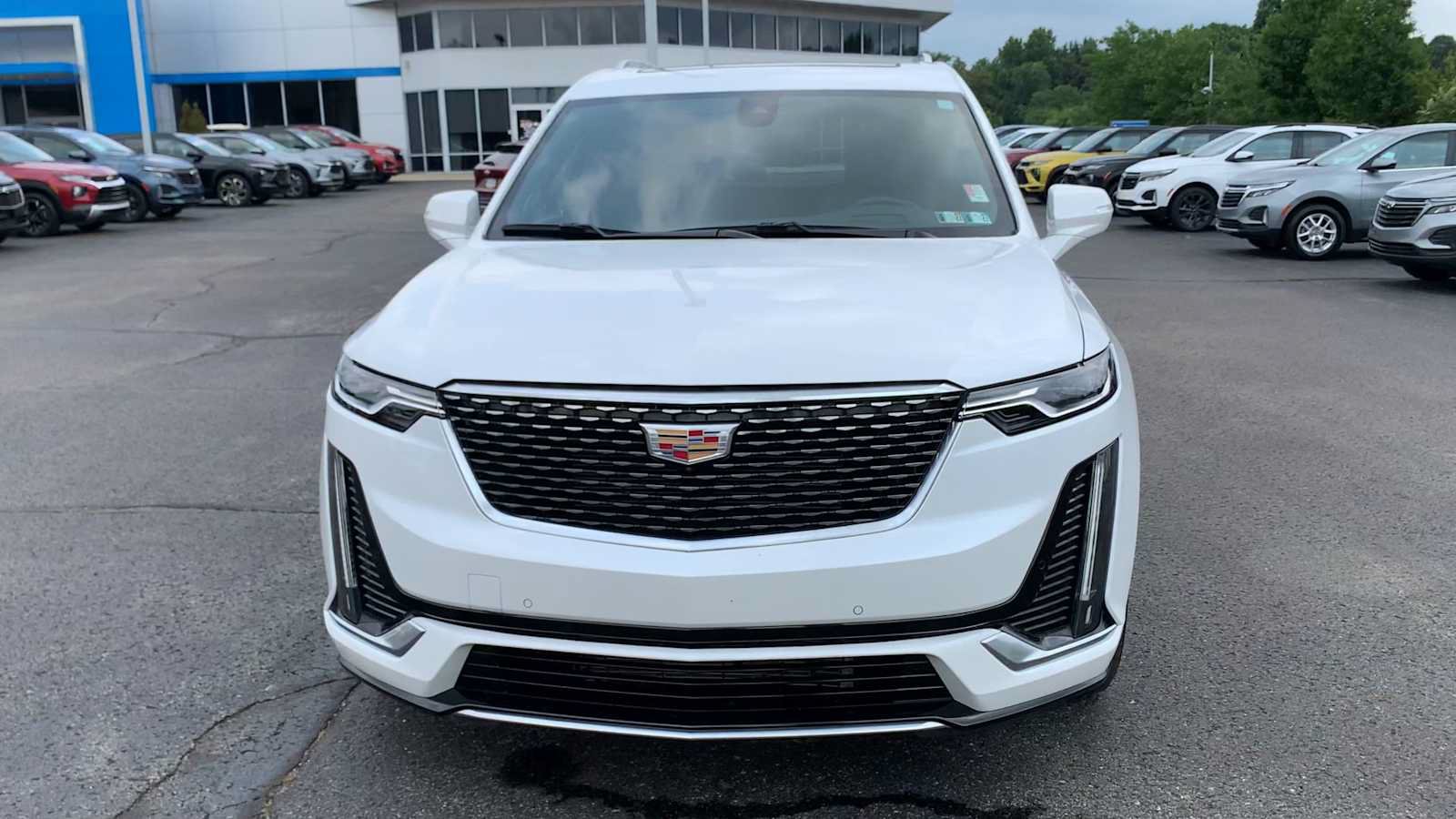 Certified 2024 Cadillac XT6 Premium Luxury w/ Technology Package AWD/4WD image 3