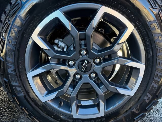 New 2026 Chevrolet Equinox ACTIV w/ Convenience Package III FWD image 9