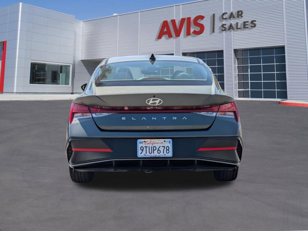 Used 2025 Hyundai Elantra SEL FWD image 7