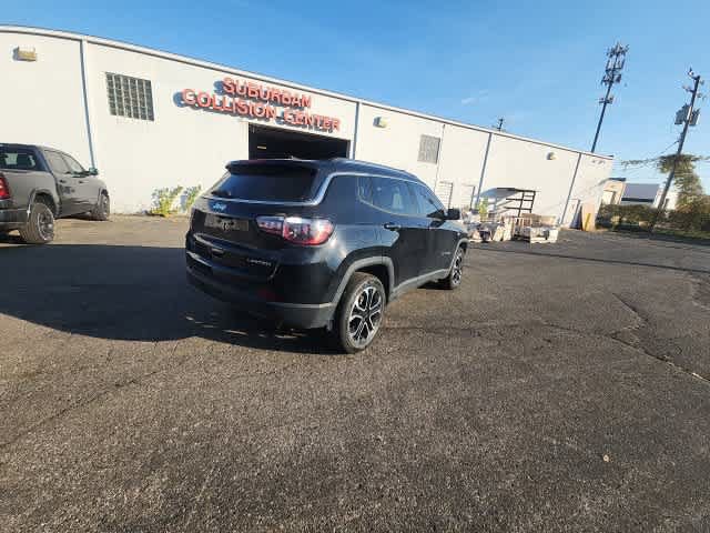 Certified 2022 Jeep Compass Limited w/ Sun and Sound Group AWD/4WD image 17