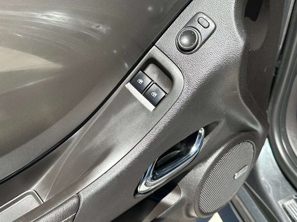 Used 2010 Chevrolet Camaro SS RWD image 27