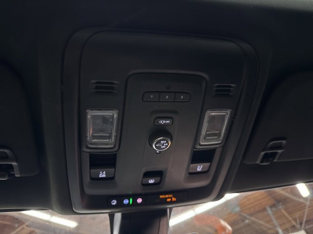 Used 2021 Chevrolet Tahoe Z71 w/ Rear Media and Nav Package image 18