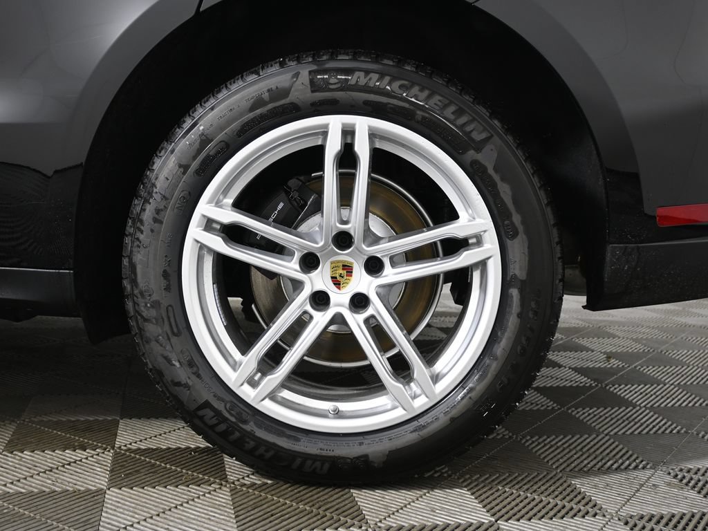 New 2026 Porsche Macan AWD/4WD image 12