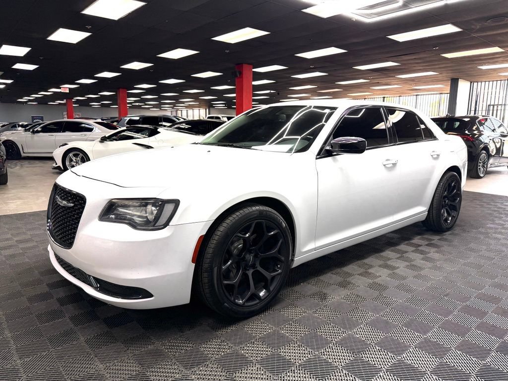 Used 2019 Chrysler 300 Touring w/ Sport Appearance Package RWD image 8