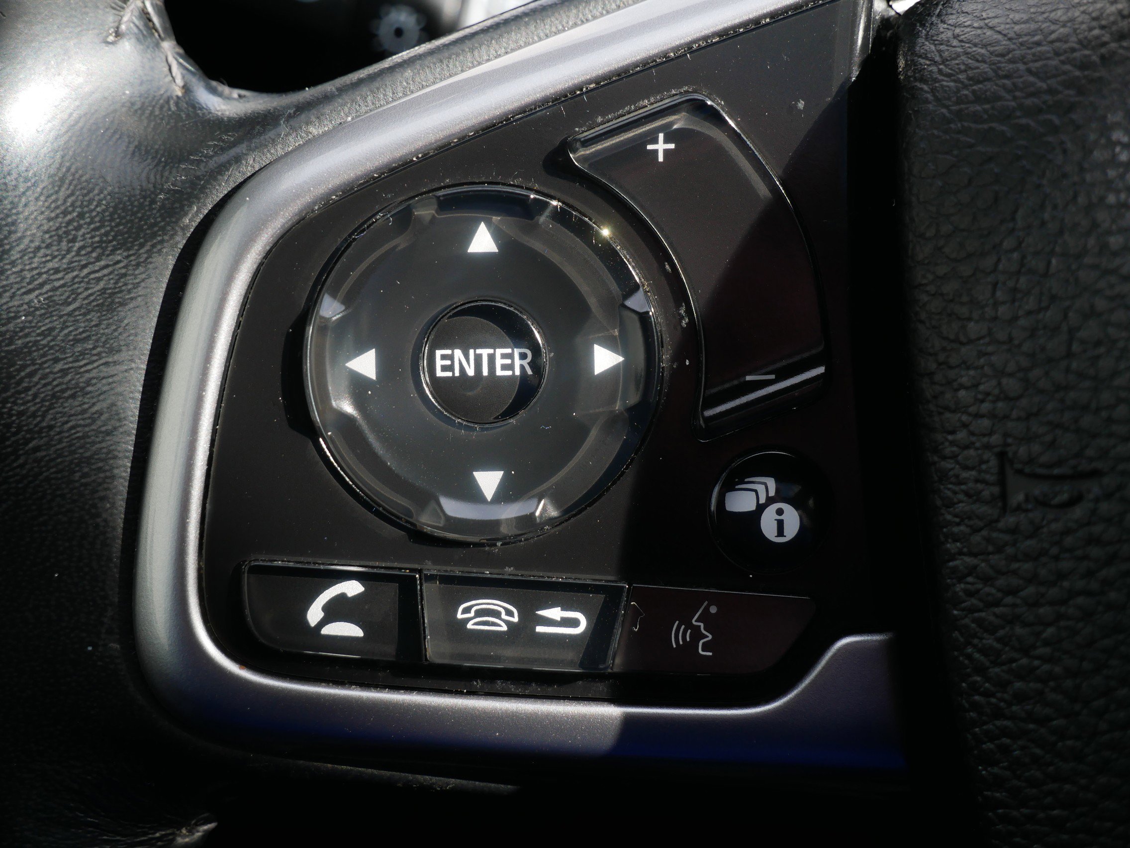 Used 2020 Honda CR-V Touring image 17