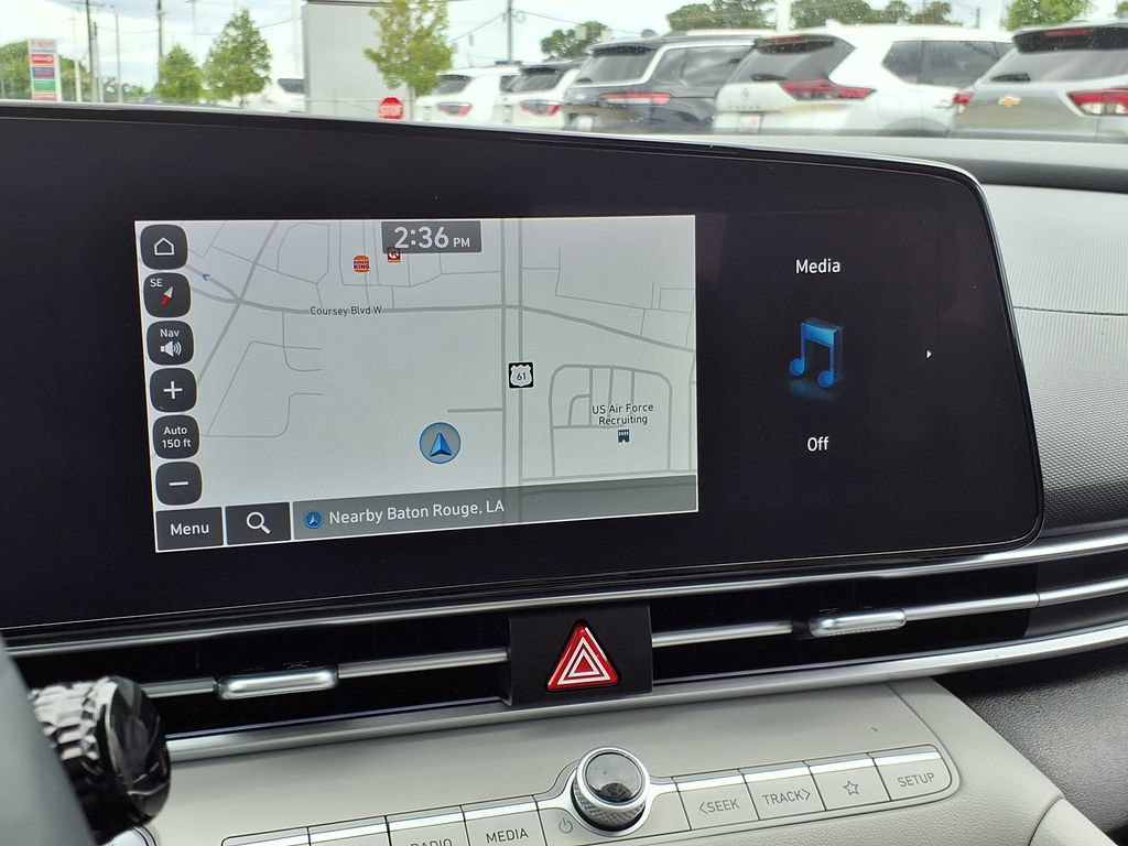 Used 2024 Hyundai Elantra Limited FWD image 30