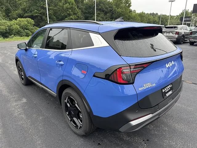 New 2026 Kia Sportage EX FWD image 4
