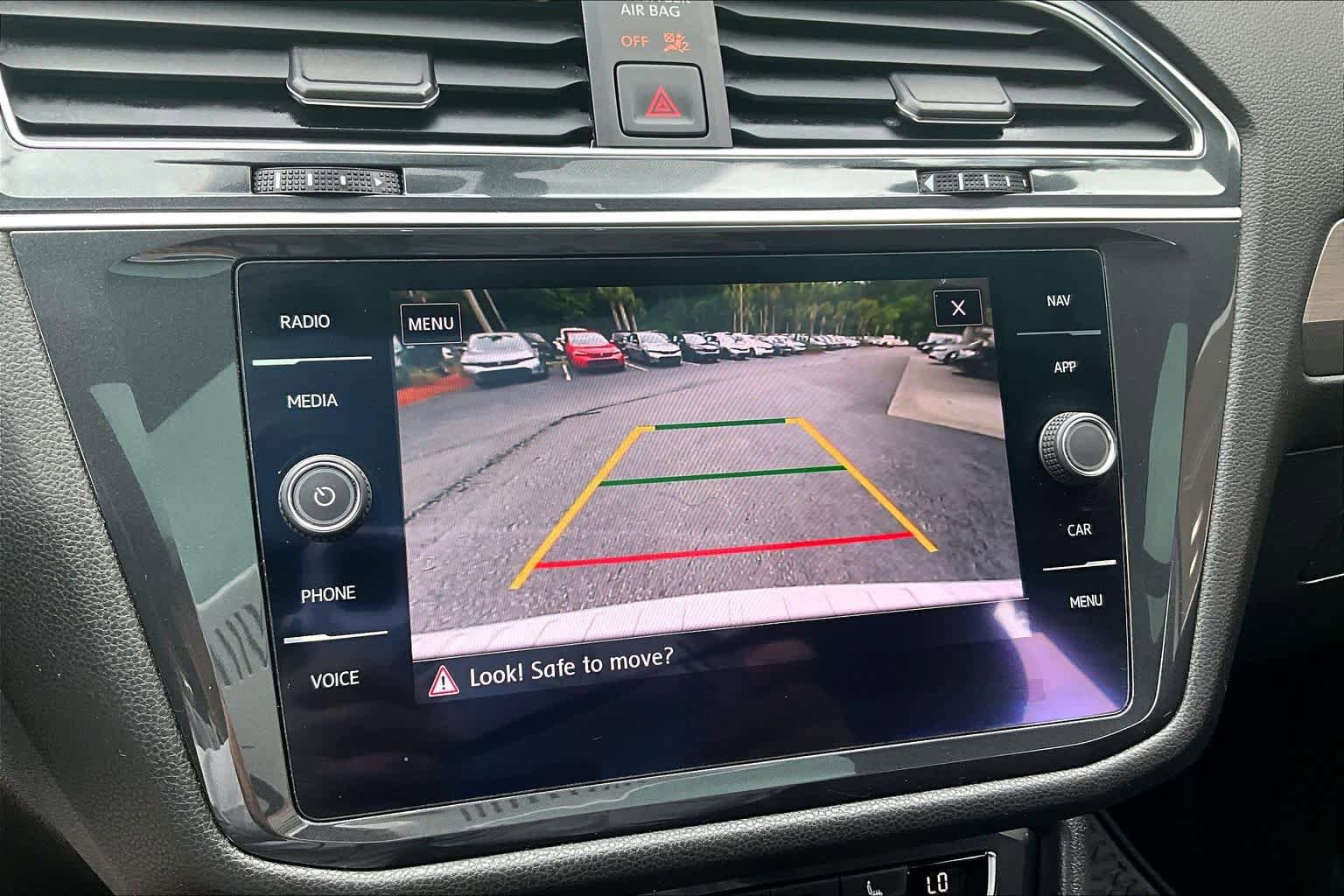 Used 2019 Volkswagen Tiguan SEL R-Line AWD/4WD image 27