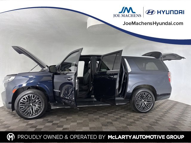 Used 2023 Chevrolet Suburban LT w/ LT Signature Plus Package image 11