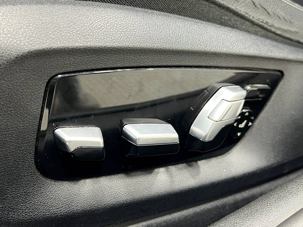 Used 2018 BMW M550i xDrive AWD/4WD image 17