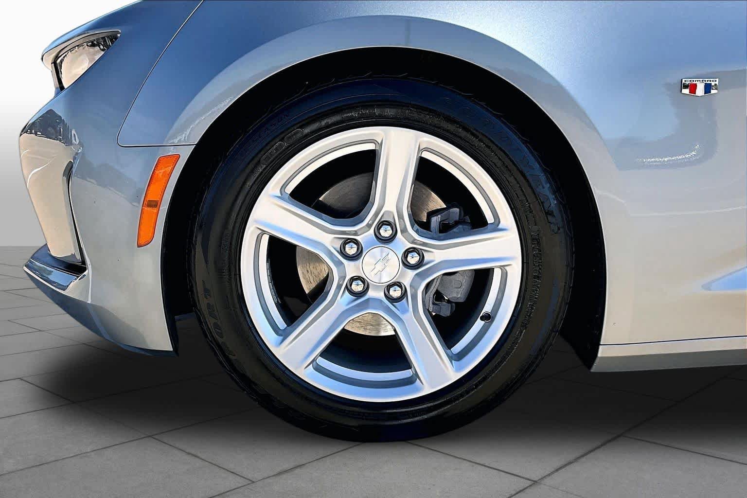 Used 2023 Chevrolet Camaro LT w/ Technology Package RWD image 11