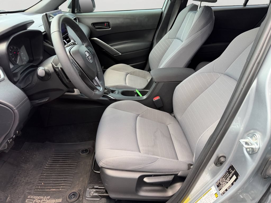 Used 2023 Toyota Corolla Cross AWD Hybrid w/ Moonroof Package image 20