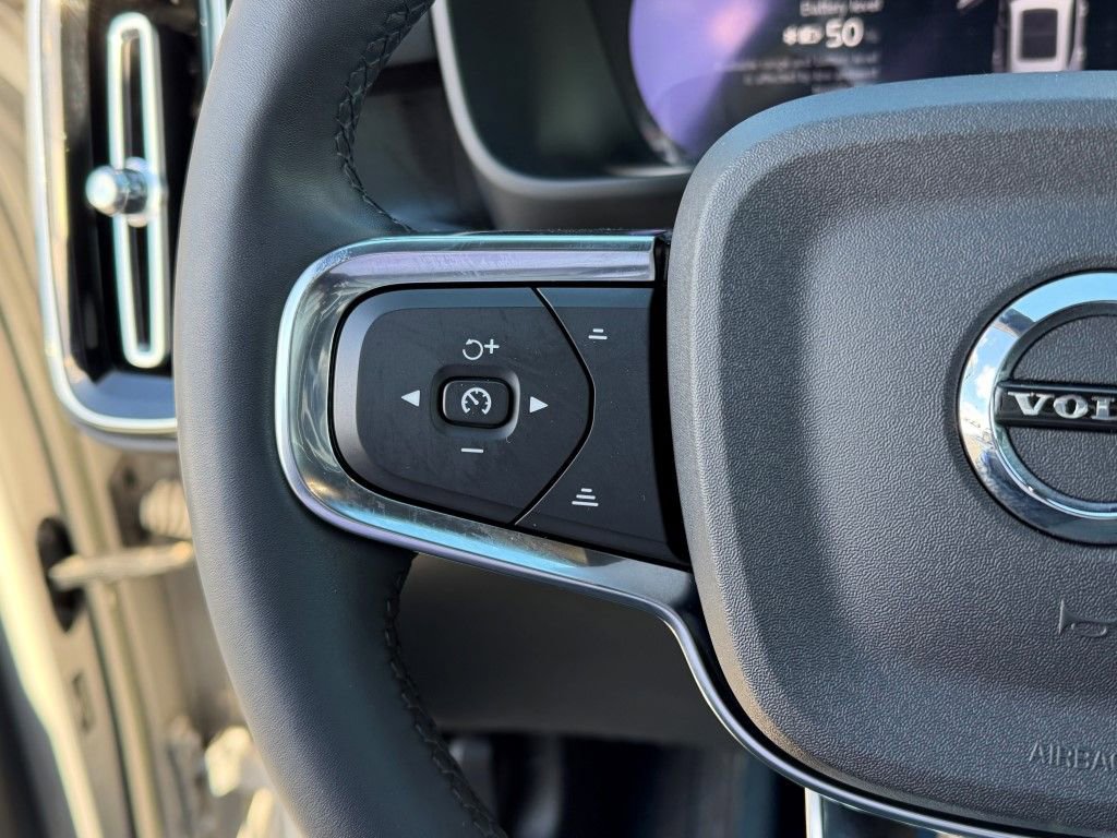 Used 2023 Volvo XC40 Recharge Ultimate image 27