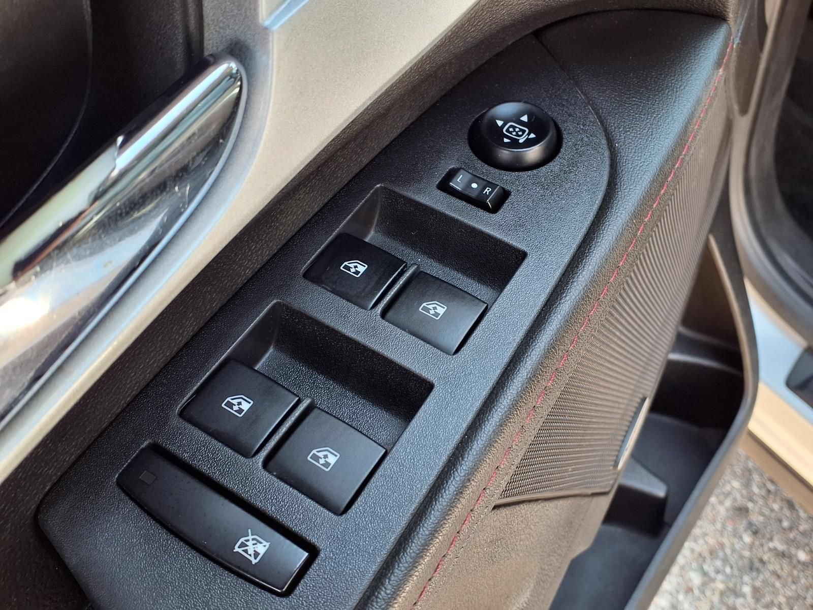 Used 2012 Chevrolet Equinox LT AWD/4WD image 15