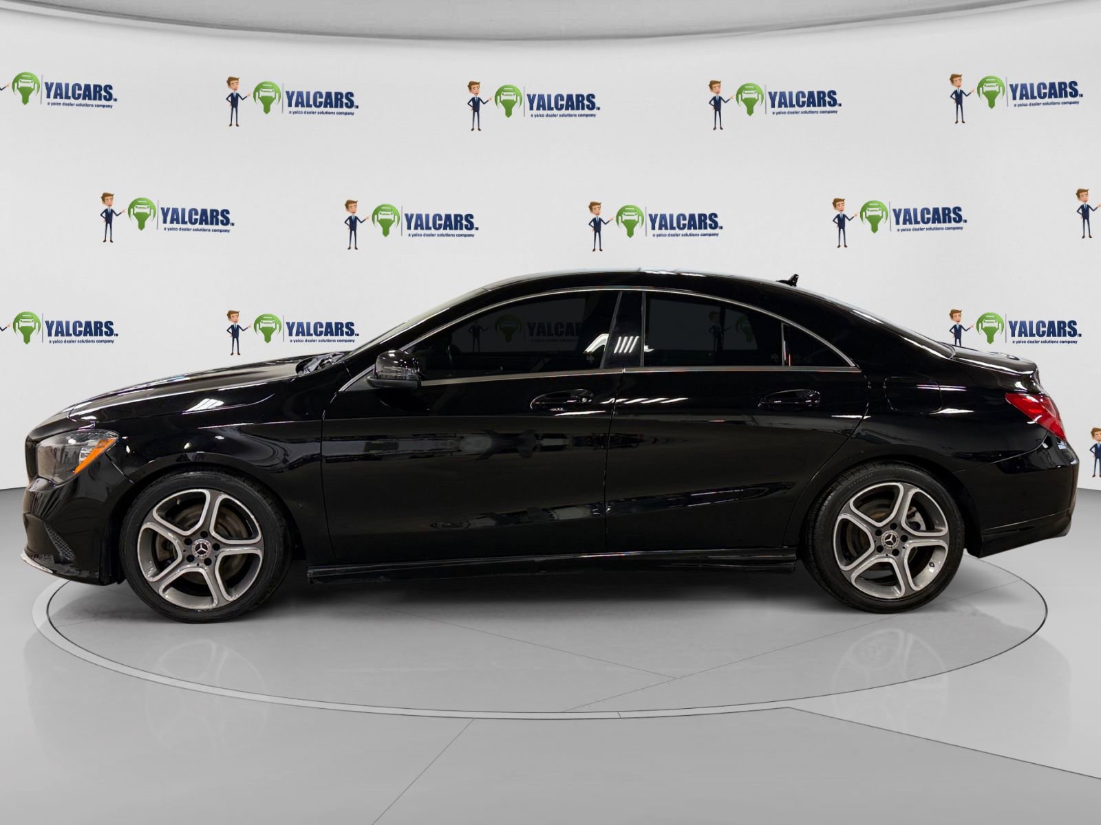 Used 2018 Mercedes-Benz CLA 250 4MATIC image 2