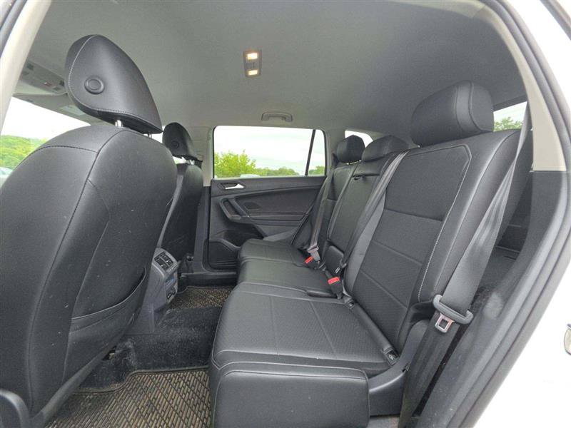 Used 2020 Volkswagen Tiguan SEL AWD/4WD image 7