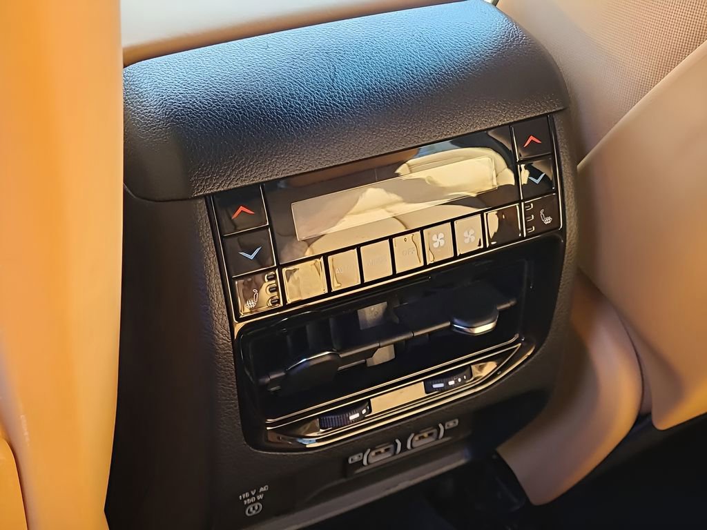 Used 2025 Jeep Grand Cherokee Summit image 25